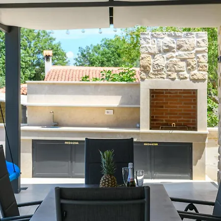Сasa de vacaciones Amazing In With Wifi Peroj